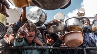 Gazze'deki hükümet: İsrail'in yardım girişini engelleyip bölgeyi aç bırakması soykırımın devamı