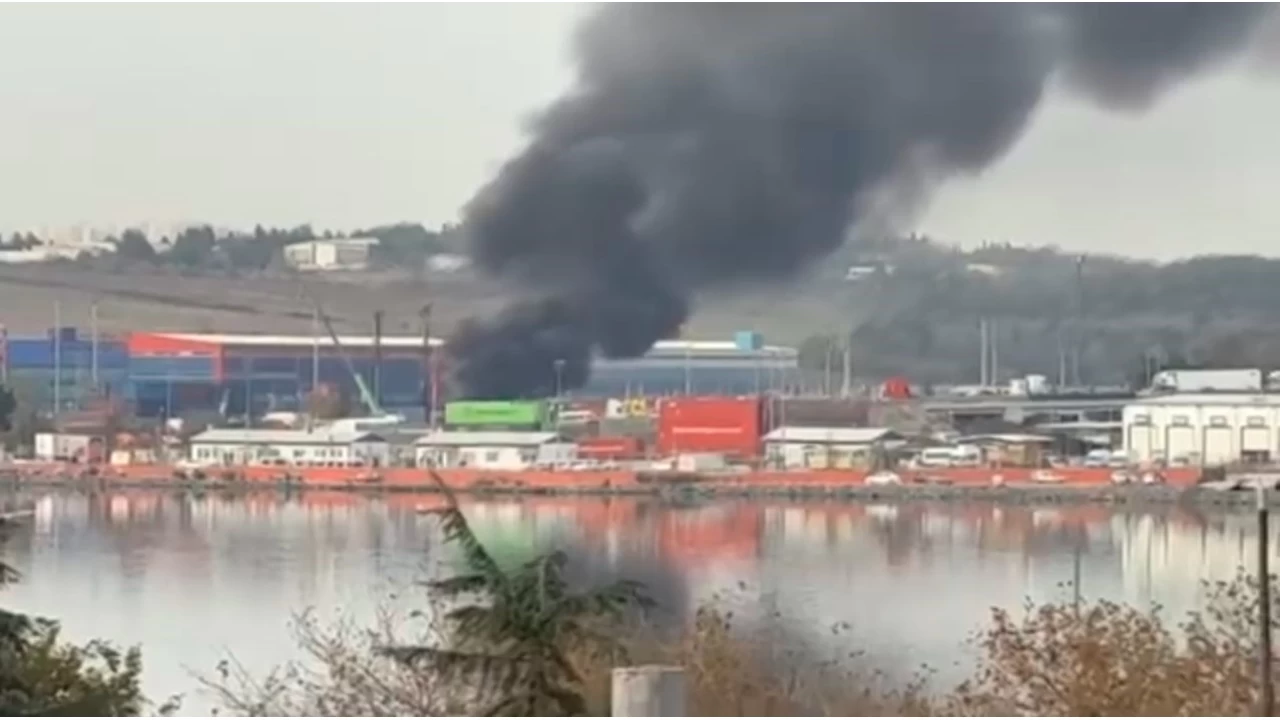 Halkal Gmr'nde konteyner alev alev yand