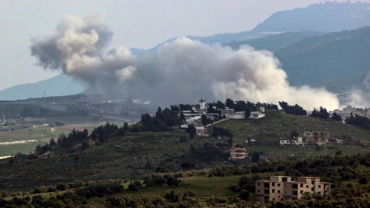 Hizbullah, İsrail'in kuzeyinde 4 askeri üsse saldırı düzenledi
