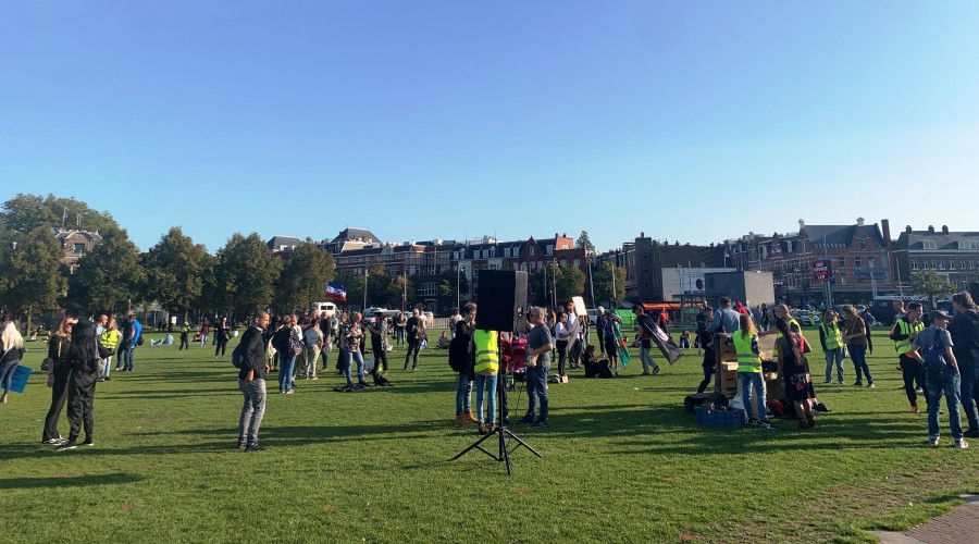 Hollanda'da siyasi parti infiale neden oldu