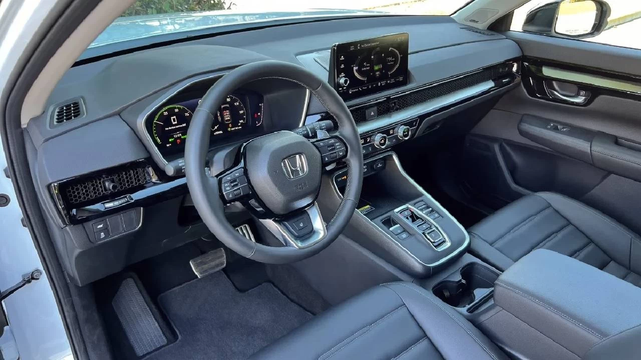 Honda CR-V e:HEV konforlu s�r�� sunuyor