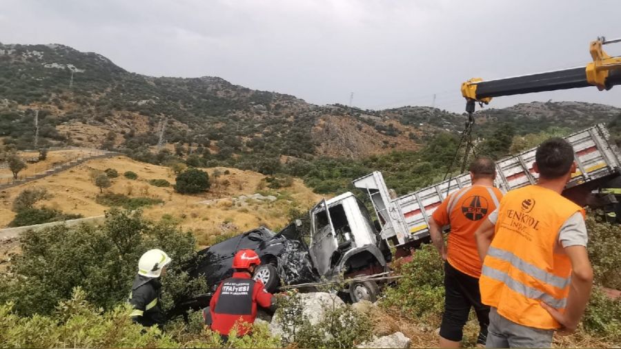 İbrahim Tatlıses Bodrum'da trafik kazası geçirdi