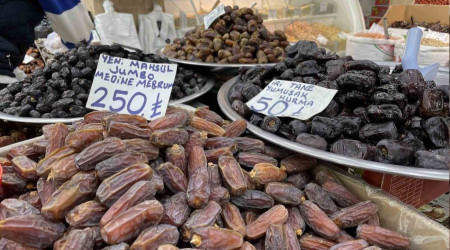 İftar sofralarının vazgeçilmezi hurma