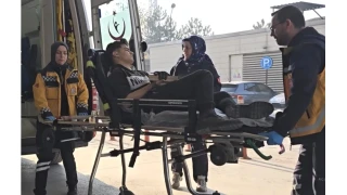 �neg�l'de i��i elini tahtaya �akt�: �tfaiye ekipleri kurtard�