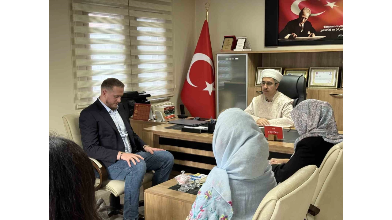 �ngiliz Simon, sevdi�i kad�n i�in m�sl�man oldu: Yeni ad� 'Sinan'