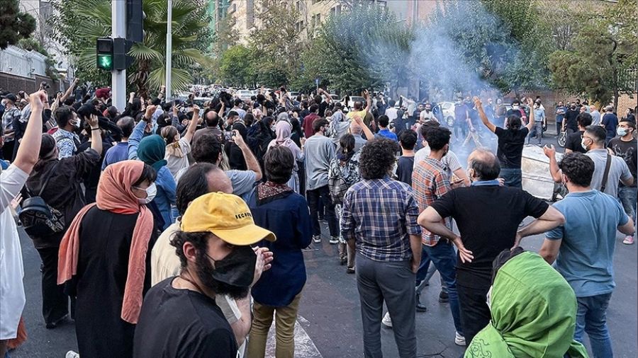 İran'da protestolarda yaklaşık 250 kişi öldü