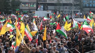 İran'ın birçok kentinde İsrail'in saldırıları protesto edildi