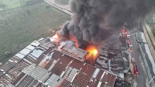 İşe bak! Yanan geri dönüşüm fabrikası ruhsatsız çıktı