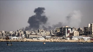 İsrail ordusu, Gazze'de konutları yıktı, Han Yunus'u topçu atışıyla bombaladı