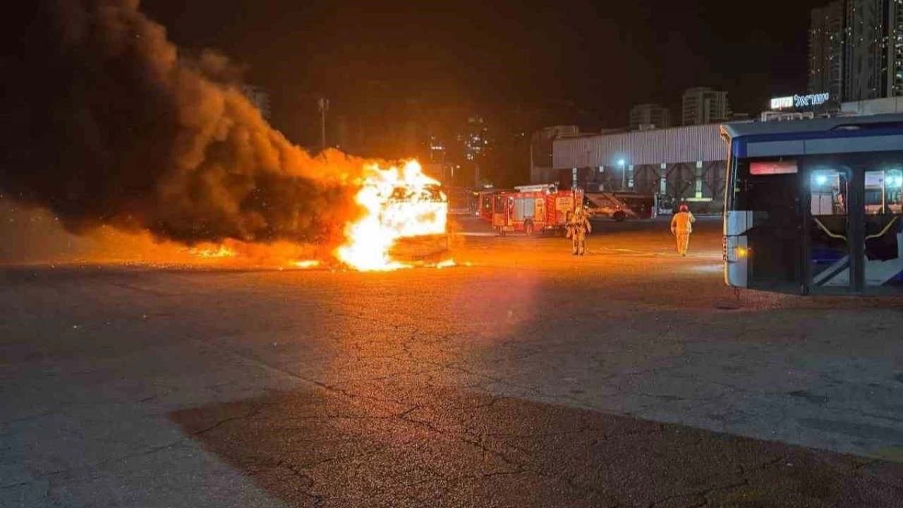 İsrail'de iki yolcu otobüsünde patlama