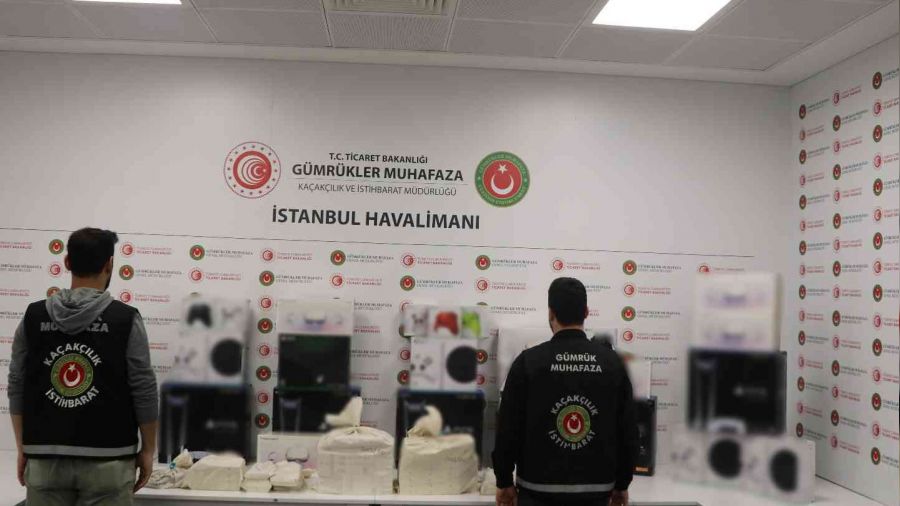 İstanbul Havalimanında kaçak cep telefonu ve oyun konsolu operasyonu