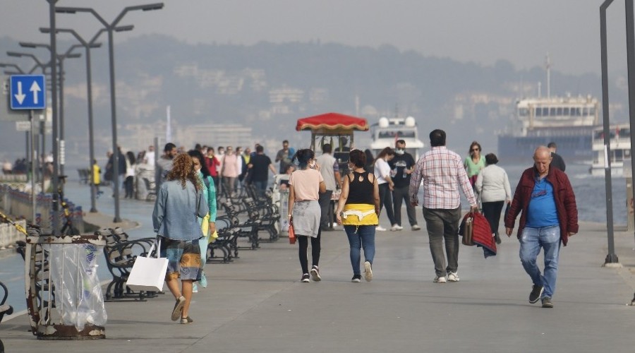 stanbul sahillerinde maskesiz ve sosyal mesafesiz younluk