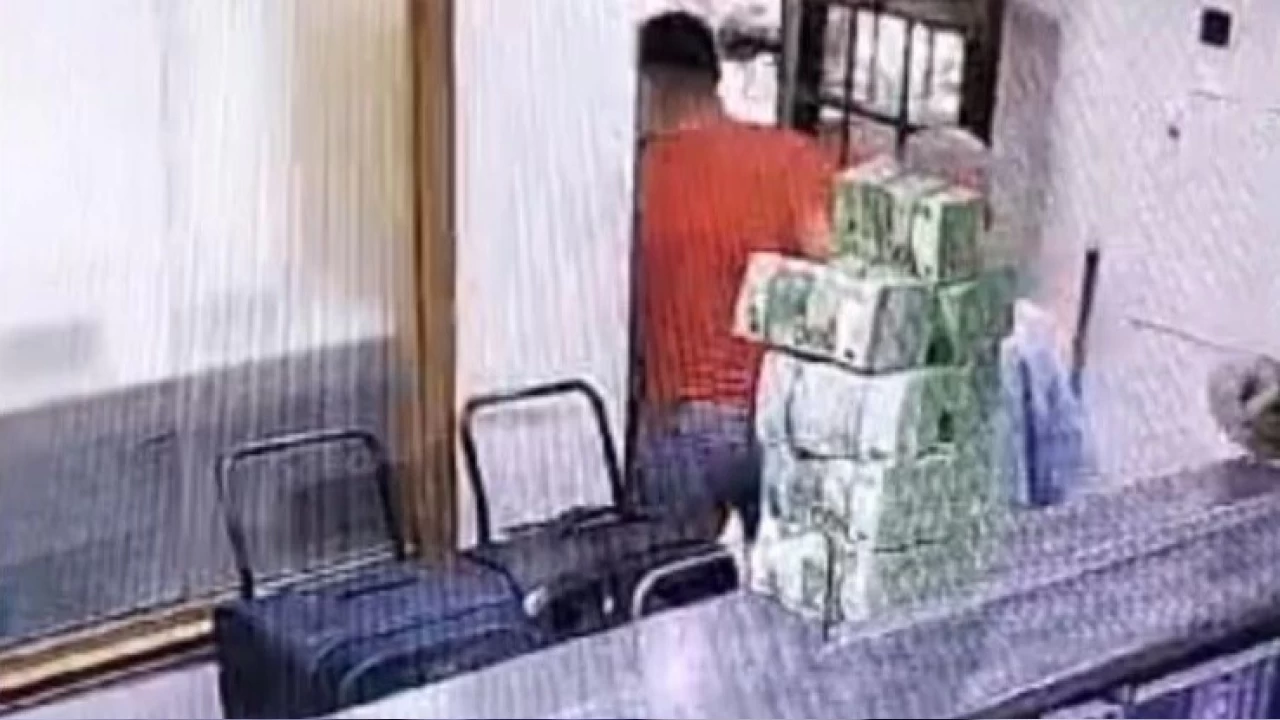�stanbul'da �al��andan patrona 35 milyon liral�k vurgun