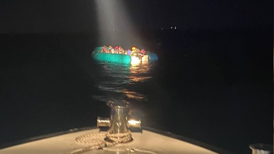 İzmir'de 29 düzensiz göçmen kurtarıldı