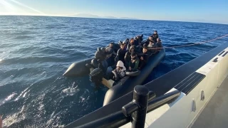 İzmir'de 63 kaçak göçmen yakalandı