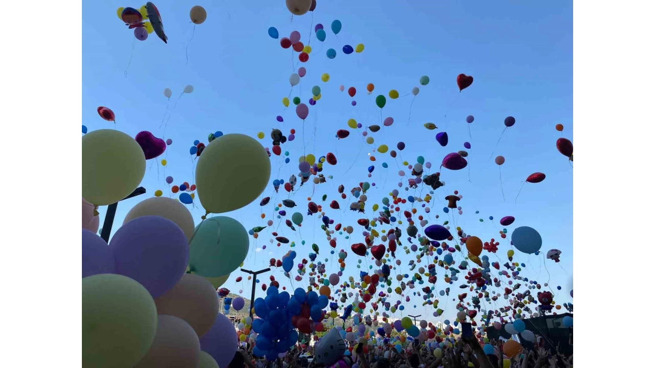 zmir'de binlerce balon 6 yandaki Erhan ve arkadalar iin uuruldu