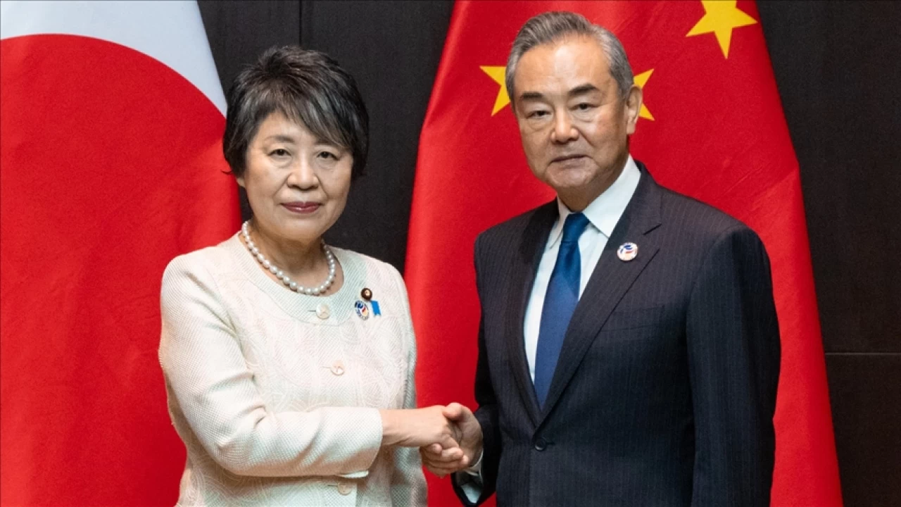  Japonya'n�n kula��n� �ekti