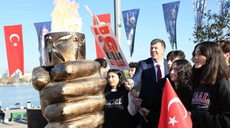 Kadıköy'de Cumhuriyet meşalesi 29 Ekim'e kadar yanmaya devam edecek