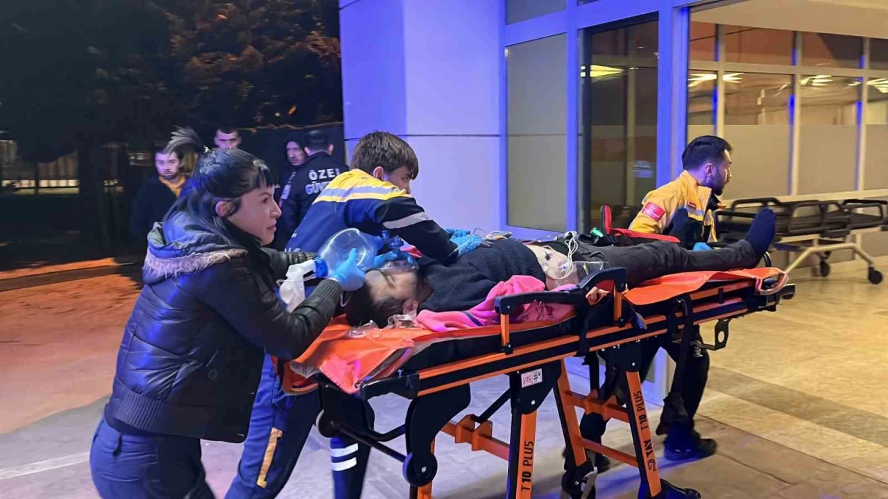 Kan donduran cinayet: Abisinin bo�az�n� kesti