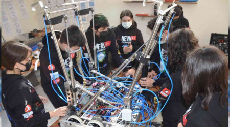 Kanada'daki robotik yarışmada Türkiye'yi temsil edecekler
