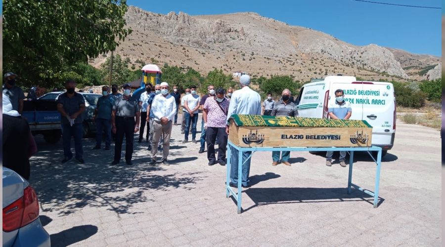 Karı koca bir gün arayla koronaya yenik düştü