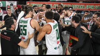 Karşıyaka liderliği ele geçirdi