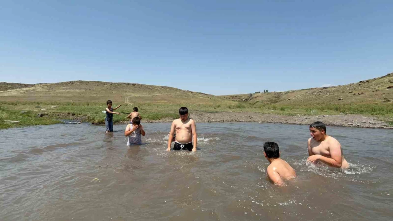 Kars'ta termometreler 34 dereceyi grd