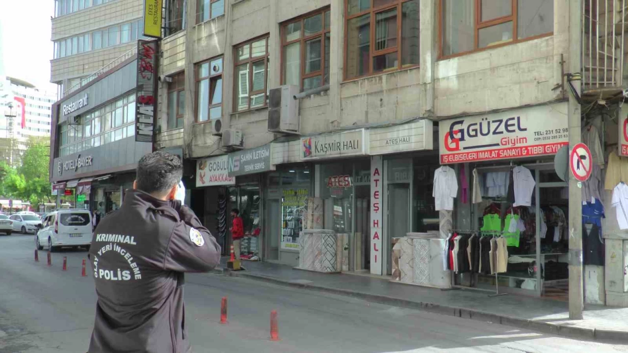 Kayseri'de iş yeri kurşunlandı