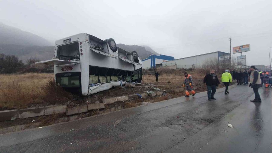 Kayseri'de işçi servisi takla attı: 1'i ağır 22 yaralı