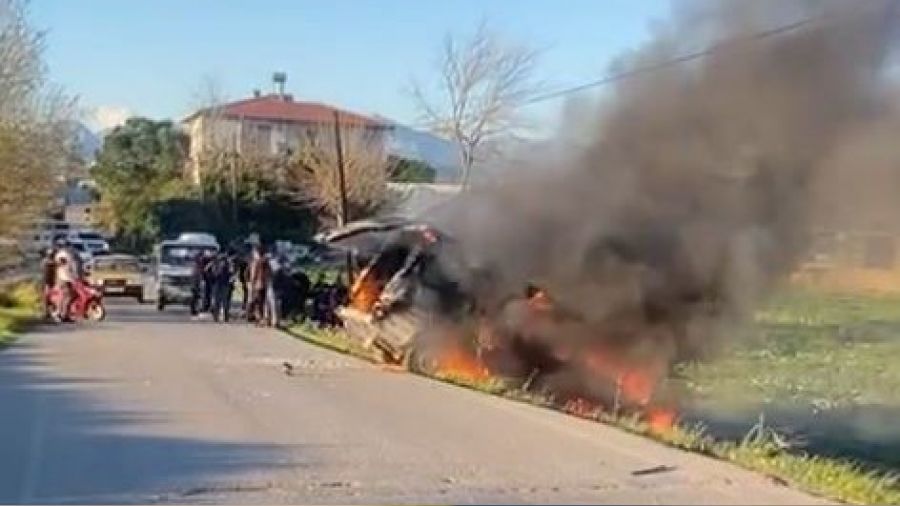 Kaza sonras� otomobil alev alev yand�