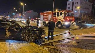 Kaza yapan sürücü, yaralı 3 arkadaşını bırakıp kaçtı
