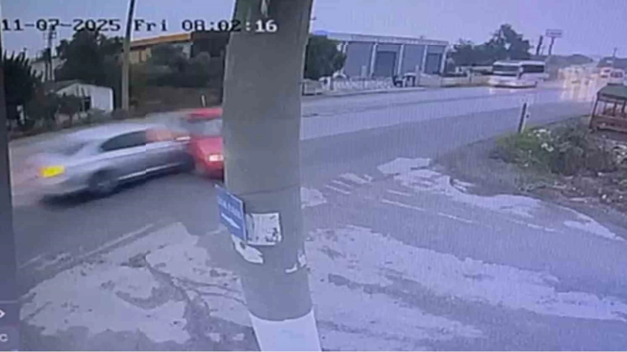 Kemalpaşa'da feci kaza: 2 ölü, 4 yaralı