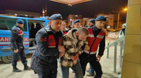 Kendisine borcu olan adamı tüfekle vurdu