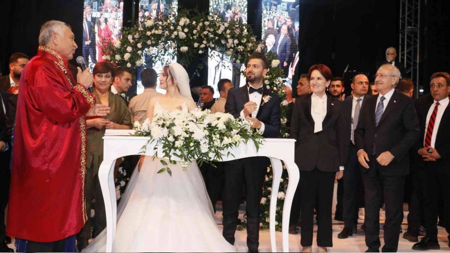Kılıçdaroğlu ve Akşener nikah şahidi oldu