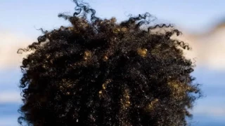 Kıvırcık saçlar daha mı geç dökülür?