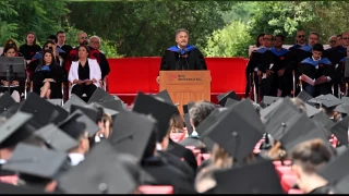 Koç Üniversitesi'nde mezuniyet töreni coşkusu