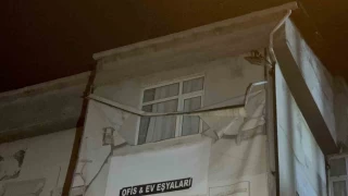 Kocaeli'de bir binann kolonlar atlad: Aileler korkuyla evi tahliye etti