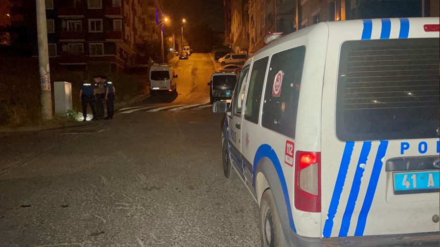 Kocaeli'de silahl� kavgada 1 ki�i yaraland�