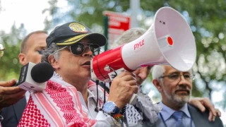Kolombiya Devlet Bakan Petro, ABD'de Trump'a posta koydu