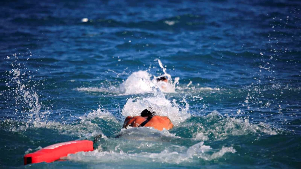 Konyaalt�'nda 3,5 ayda 400'�n �zerinde can kurtard�lar