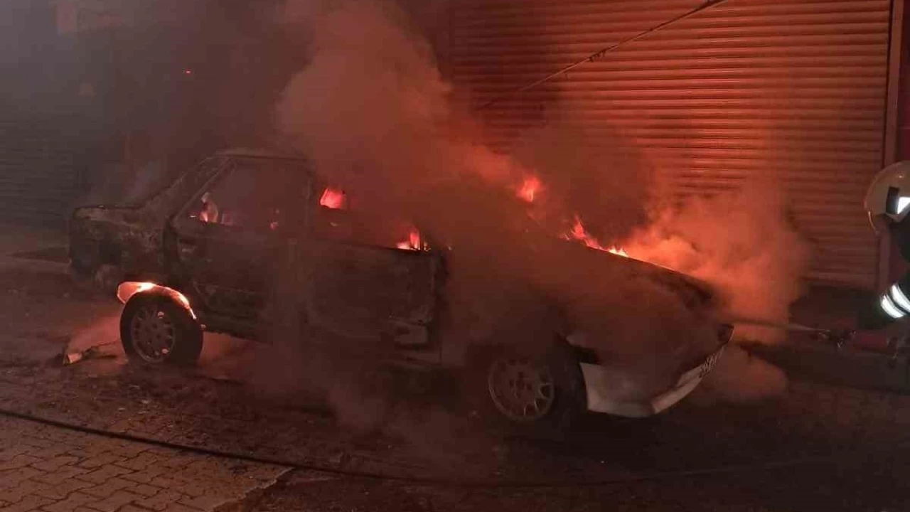 Konya'da 4 araç kundaklandı