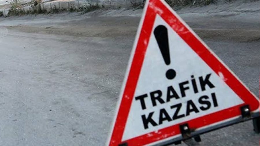 Konya'da iki kamyonet �arp��t�, 4 ki�i �ld�