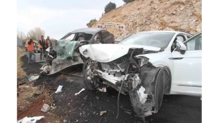 Konya'da otomobiller çarpıştı: 1 ölü, 3 yaralı