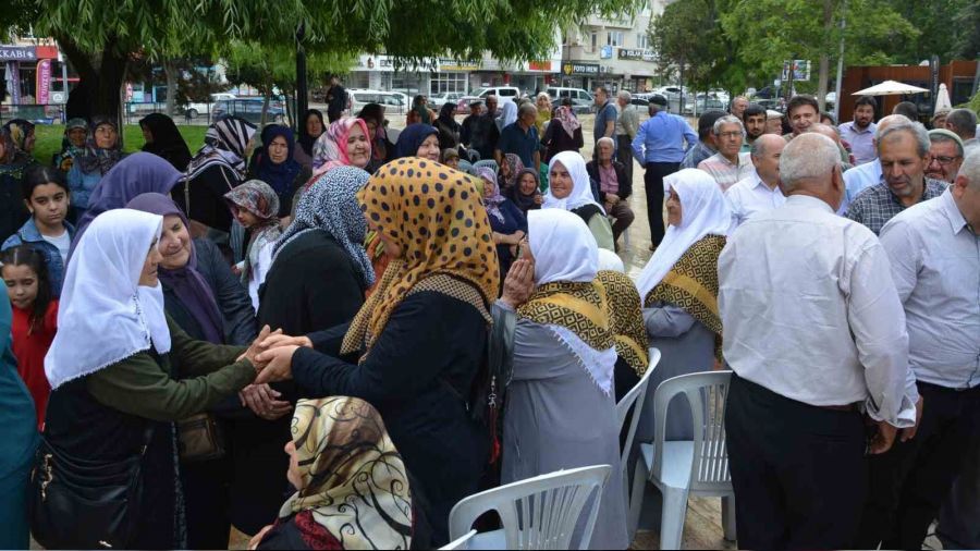 Korkuteli'den hacı adayları uğurlandı