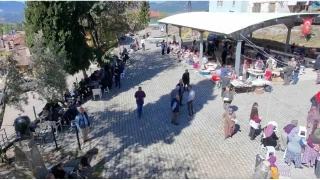 Kyn kadnlar seferber oldu, binlerce gzleme ayn anda piti