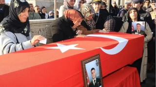 Kuzey Irak'ta �ehit olan uzman �avu� son yolculu�una u�urland�