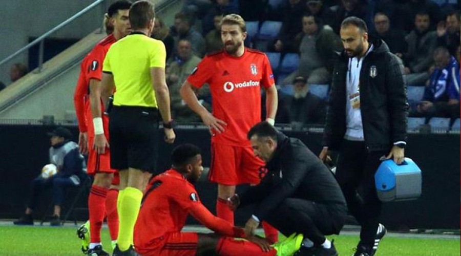 Lens'te yırtık ve kanama var