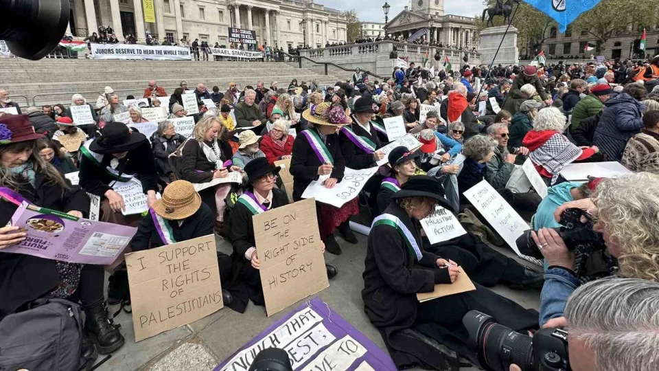 Londra polisinden Filistin'e destek g�sterisine m�dahale: 212 g�zalt�