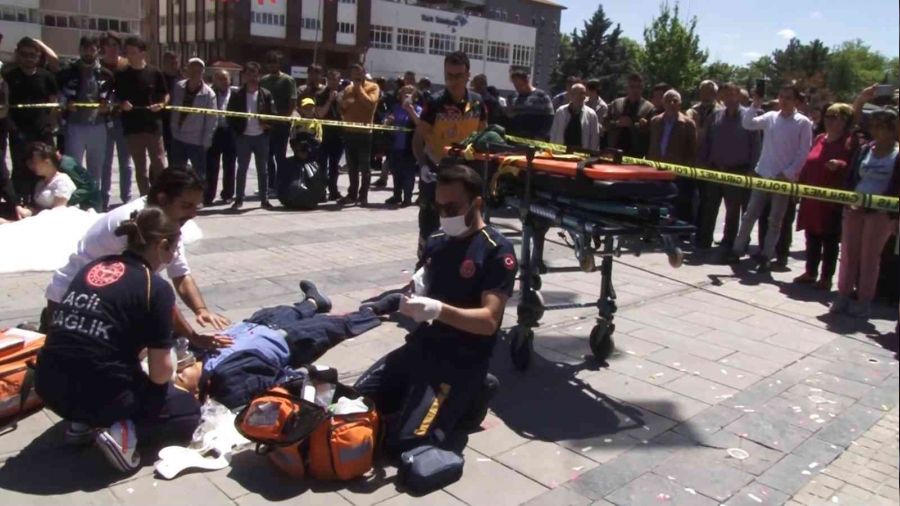 Maganda kurşununa karşı tiyatrolu uyarı