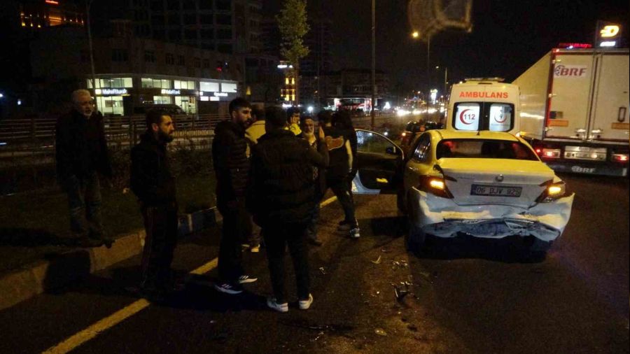 Malatya'da 6 ara� birbirine girdi: 2 yaral�